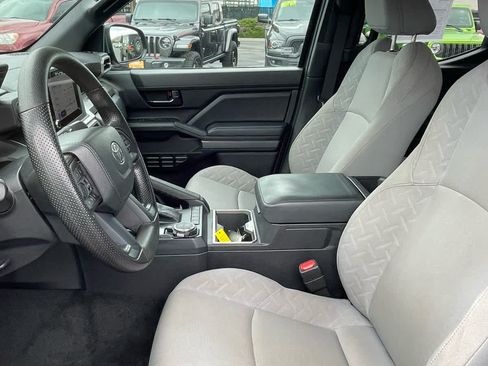Used 2024 Toyota Tacoma SR5 AWD/4WD image 30