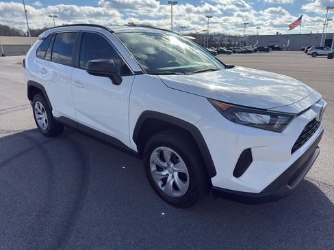 Used 2020 Toyota RAV4 LE image 7