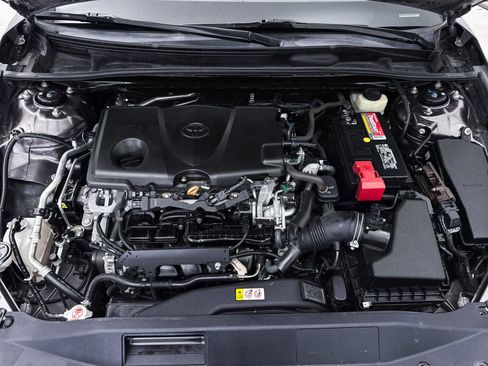 Used 2018 Toyota Camry LE w/ Convenience Package image 6