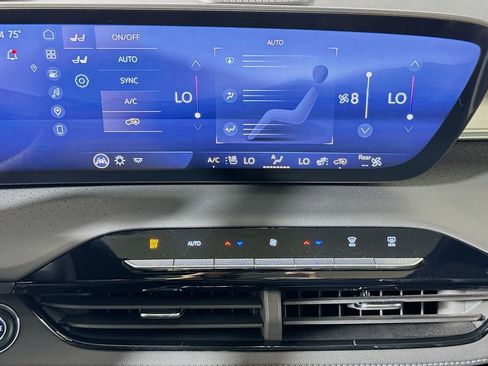 Certified 2025 Buick Enclave Avenir w/ Super Cruise Package AWD/4WD image 14