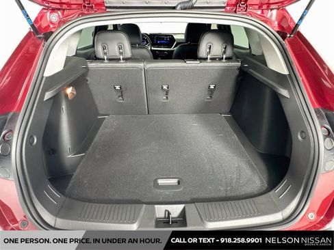 Used 2025 Chevrolet Trax LT w/ Driver Confidence Package FWD image 25