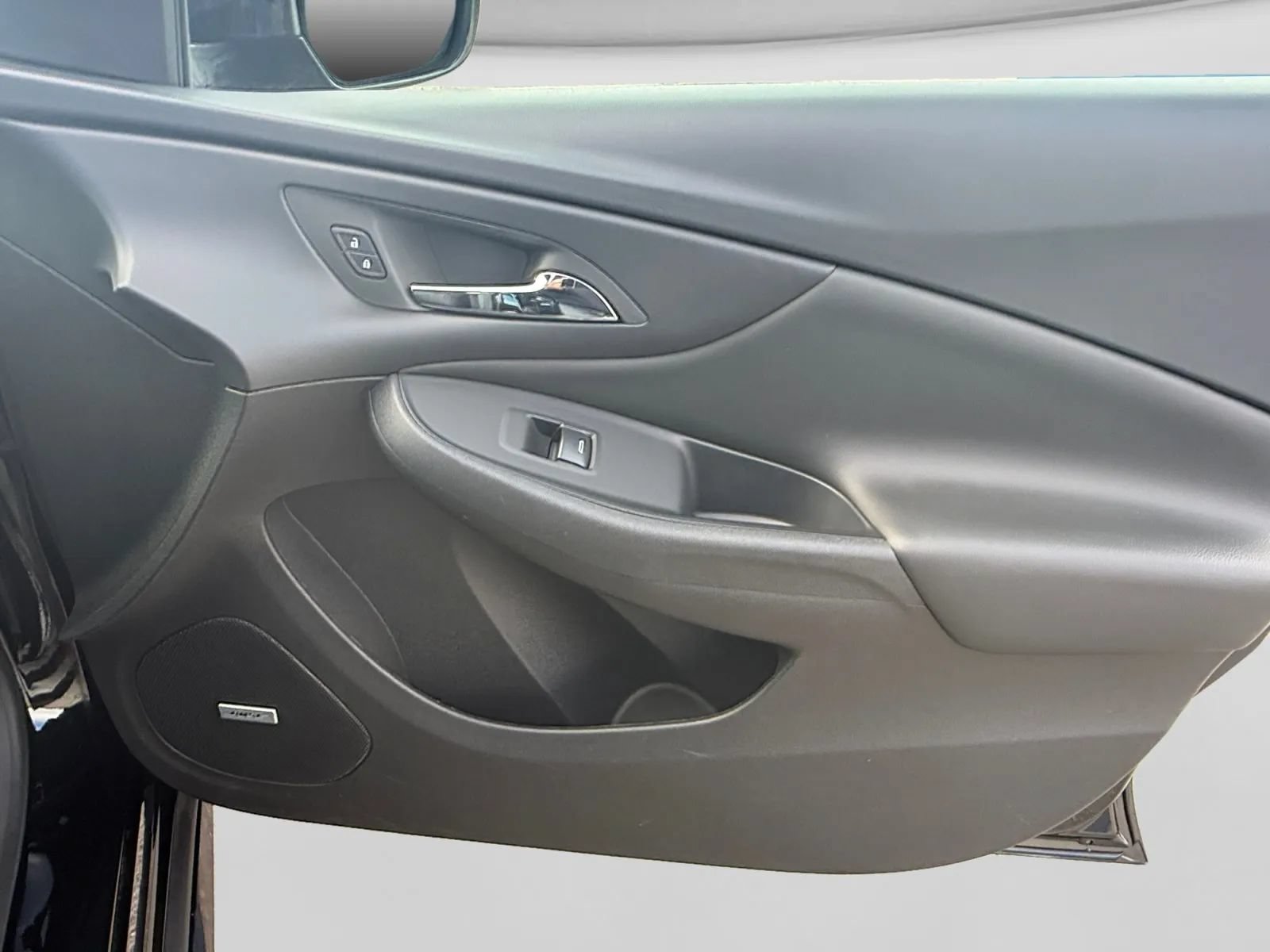 Used 2016 Chevrolet Volt Premier w/ Driver Confidence Package FWD image 31