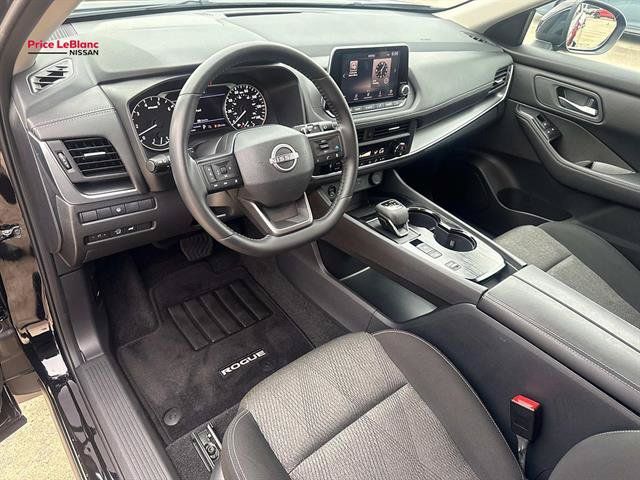 Certified 2025 Nissan Rogue SV FWD image 16