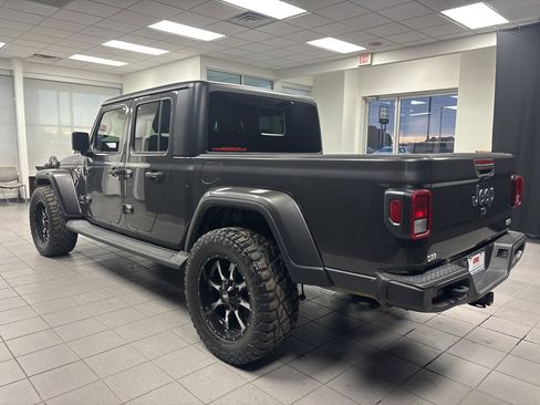 Used 2022 Jeep Gladiator Overland w/ Popular Equipment Package image 5