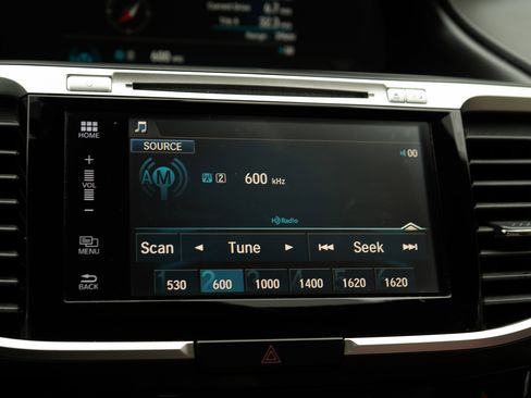 Used 2016 Honda Accord EX-L image 31