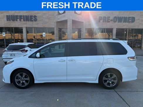 Used 2019 Toyota Sienna SE AWD/4WD image 1