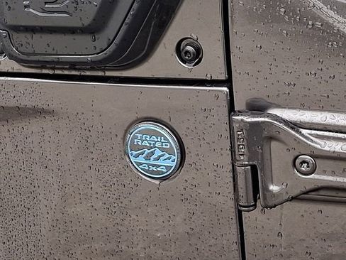 Used 2025 Jeep Wrangler Unlimited Sahara image 33