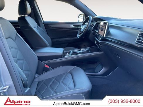 Used 2025 Volkswagen Atlas Cross Sport SE image 15