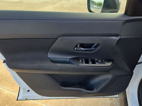 Used 2025 Nissan Kicks S FWD image 14