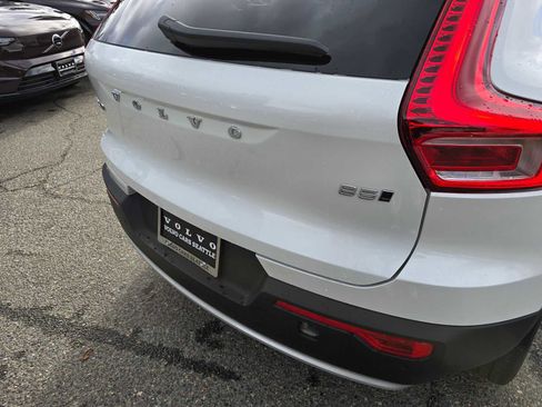 Used 2025 Volvo XC40 B5 Core w/ Protection Package Premier image 15