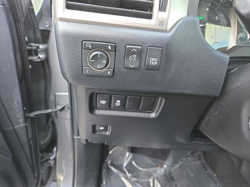 Used 2019 Lexus GX 460 image 19