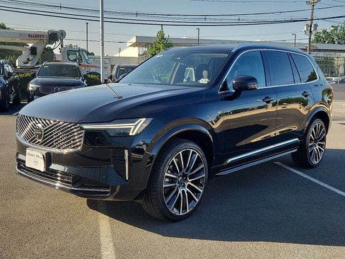 Used 2026 Volvo XC90 B6 Plus w/ Protection Package Premier AWD/4WD image 3