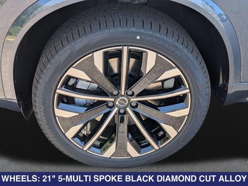 New 2026 Volvo XC90 T8 Plus w/ Protection Package Premier AWD/4WD image 32