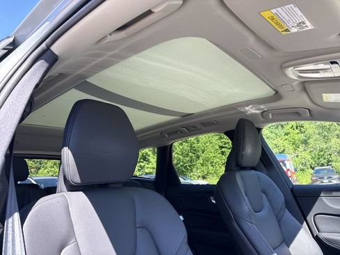 Certified 2024 Volvo XC60 B5 Plus w/ Protection Package Premier AWD/4WD image 19