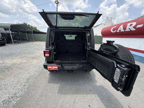 Used 2022 Jeep Wrangler Unlimited Sport AWD/4WD image 24