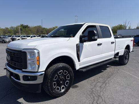 Used 2023 Ford F250 XL w/ FX4 Off-Road Package AWD/4WD image 11