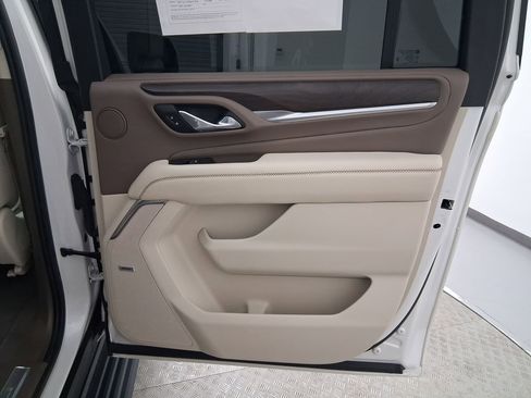 Used 2021 GMC Yukon XL Denali w/ Denali Premium Package image 34