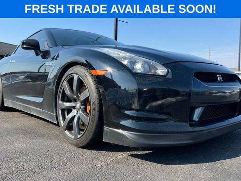 Used 2011 Nissan GT-R Premium image 11