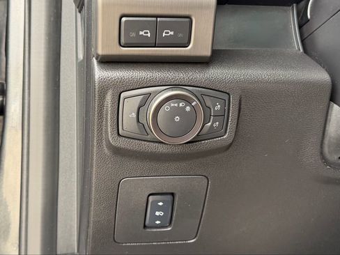 Used 2018 Ford F150 Raptor w/ Equipment Group 802A Luxury image 40