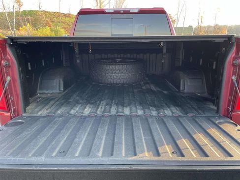 Used 2019 Chevrolet Silverado 1500 High Country w/ Technology Package image 32