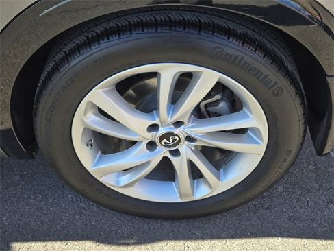 Used 2019 INFINITI QX30 w/ Cargo Package image 10