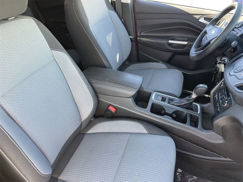 Used 2017 Ford Escape SE image 10