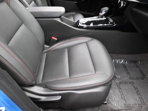 Used 2025 Chevrolet Trax RS FWD image 40