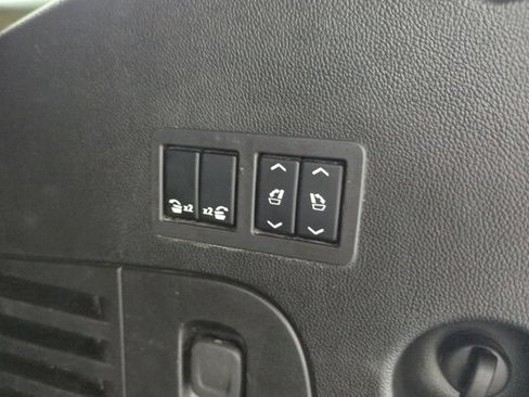 Used 2019 GMC Yukon Denali w/ Enhanced Security Package AWD/4WD image 32