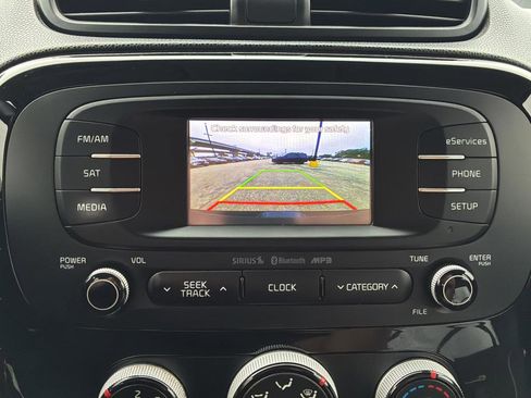 Used 2016 Kia Soul ! FWD image 20