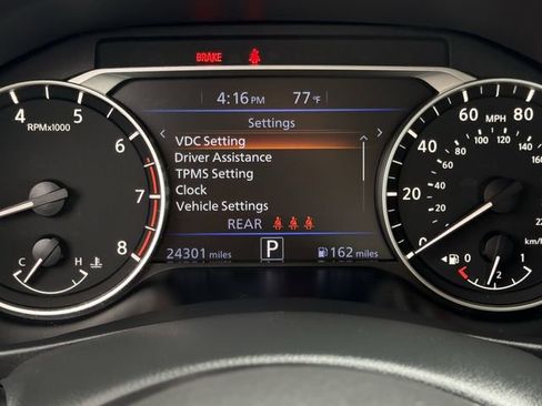 Used 2025 Nissan Altima 2.5 SV FWD image 12