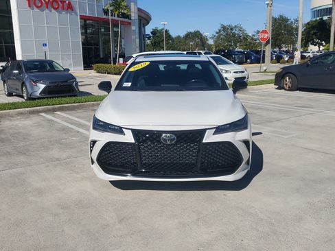 Used 2019 Toyota Avalon Touring image 8