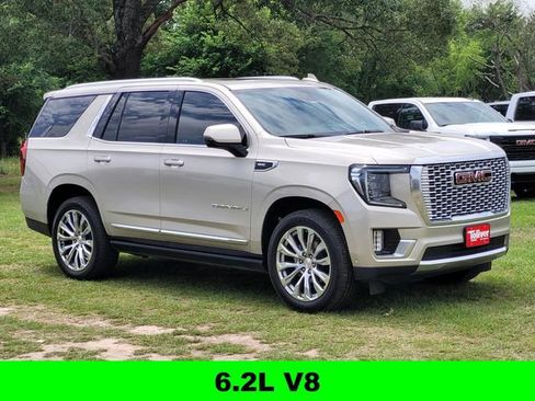 Used 2023 GMC Yukon Denali w/ Advanced Technology Package AWD/4WD image 3