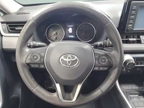Used 2019 Toyota RAV4 XLE Premium image 27
