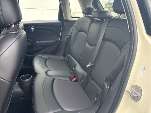 Used 2015 MINI Cooper 4-Door Hardtop FWD image 10