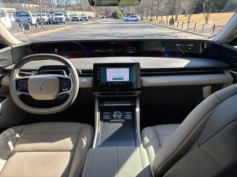 Used 2025 Lincoln Nautilus Premier w/ Equipment Group 102A image 12