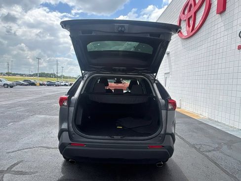 Used 2020 Toyota RAV4 XLE FWD image 29