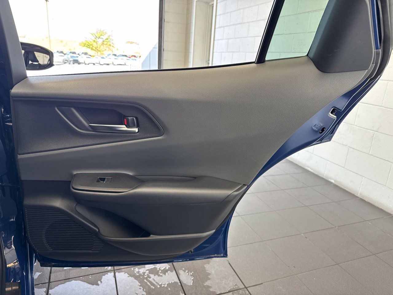 Used 2025 Toyota Prius XLE FWD image 46