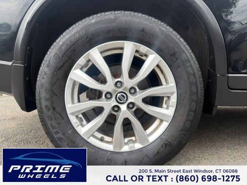 Used 2018 Nissan Rogue SV AWD/4WD image 24