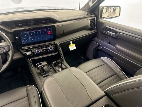 Used 2024 GMC Sierra 1500 AT4X image 24