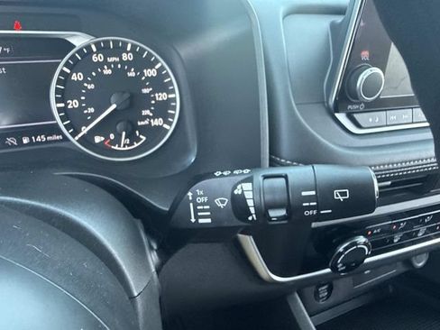 Used 2024 Nissan Rogue S FWD image 28