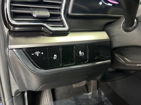 Used 2025 Kia Sportage EX AWD/4WD image 22