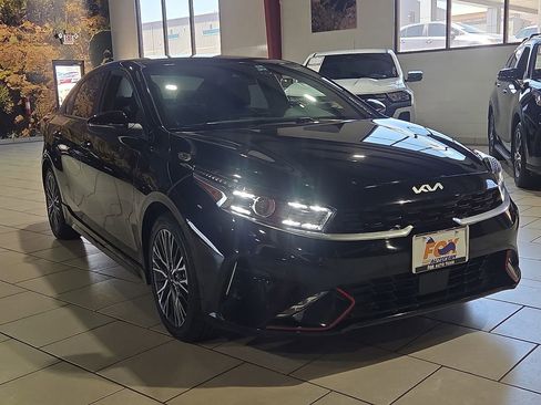 Used 2023 Kia Forte GT-Line w/ GT-Line Technology Package FWD image 6