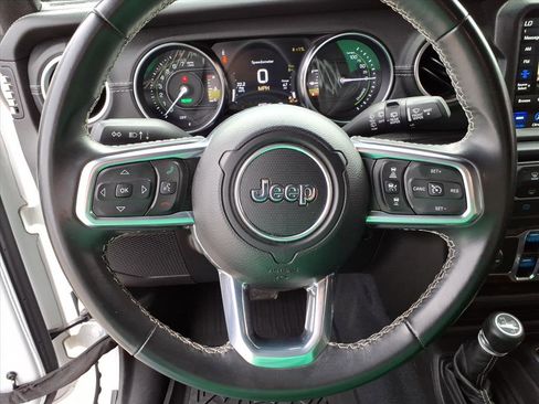 Used 2022 Jeep Wrangler Unlimited Sahara w/ Safety Group image 19