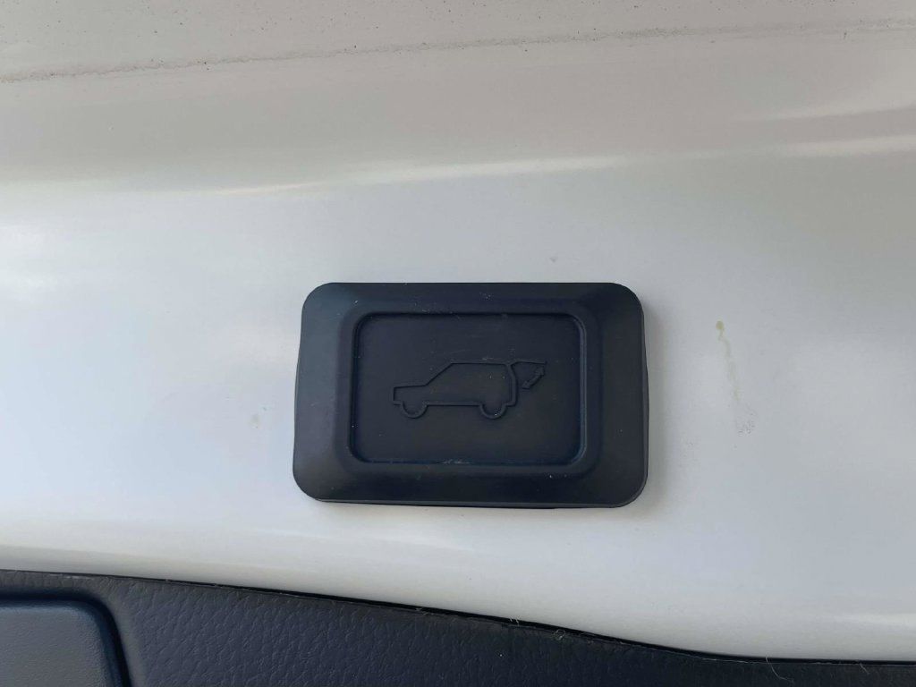 Used 2025 Toyota RAV4 XLE Premium FWD image 10