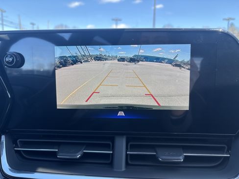 New 2026 Chevrolet Trax ACTIV w/ Sunroof Package FWD image 27