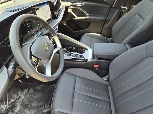 Certified 2025 Audi Q5 Premium image 17
