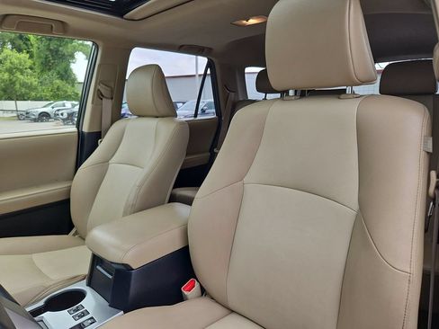 Used 2018 Toyota 4Runner SR5 Premium AWD/4WD image 25