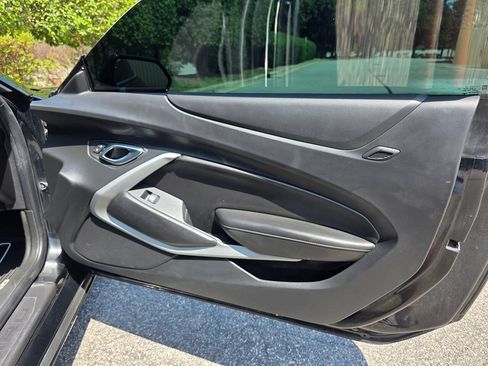 Used 2017 Chevrolet Camaro SS RWD image 26