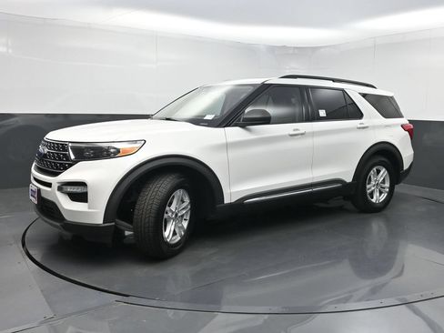 Used 2020 Ford Explorer XLT w/ Equipment Group 202A RWD image 22