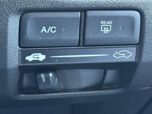 Used 2011 Honda Fit image 27